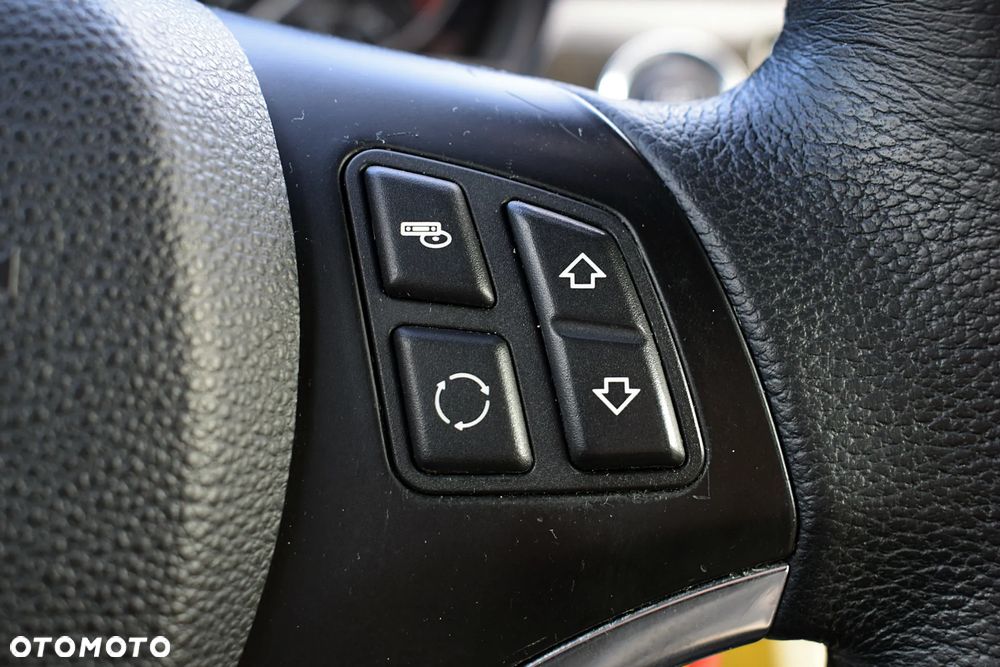 BMW Seria 3 325d - 11