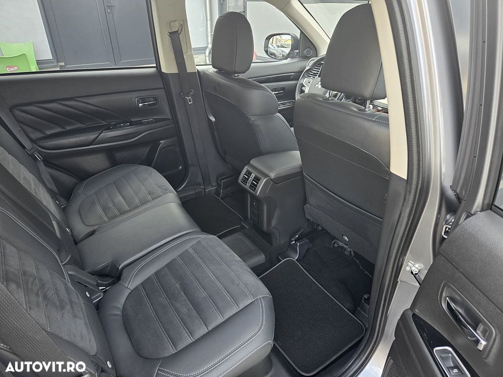 Mitsubishi Outlander - 19