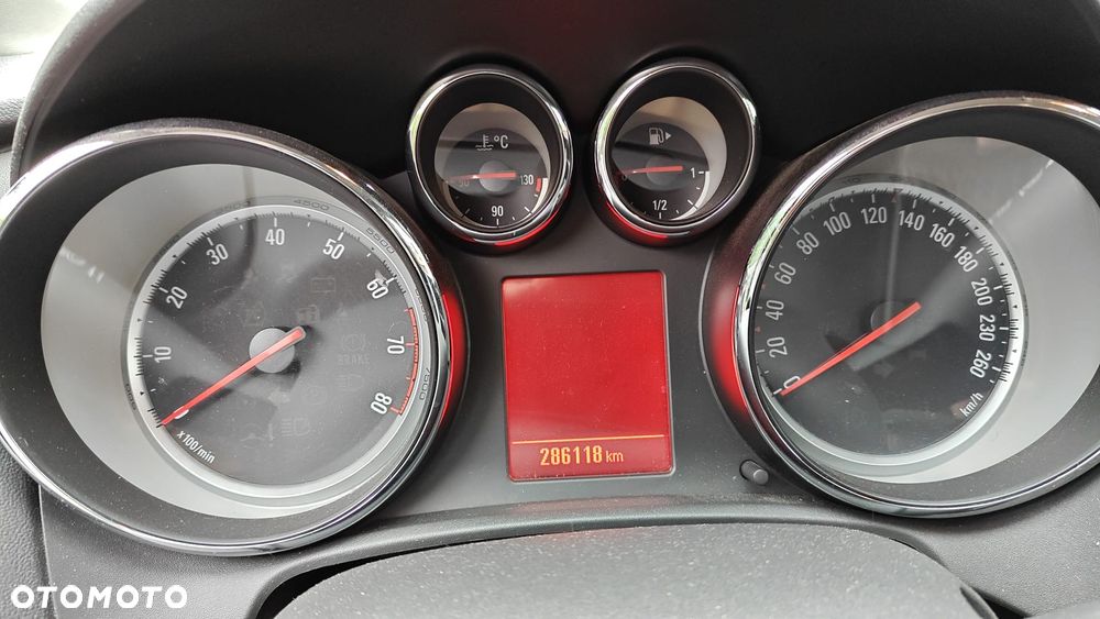 Opel Astra 1.6 T Cosmo - 7