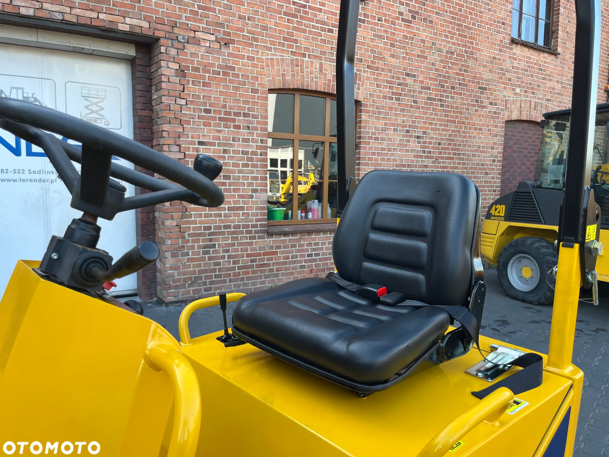 Thwaites MACH 201 - 25