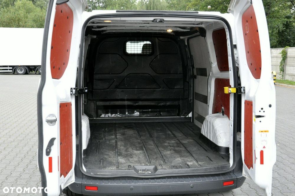 Ford Transit Custom - 12