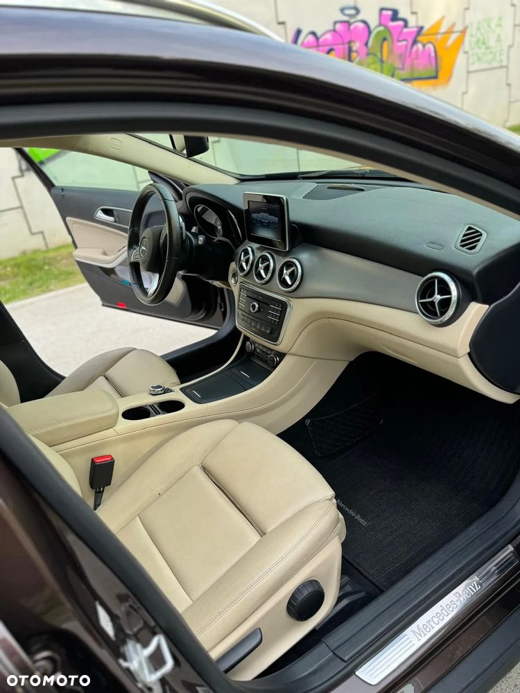 Mercedes-Benz GLA 250 4-Matic - 21