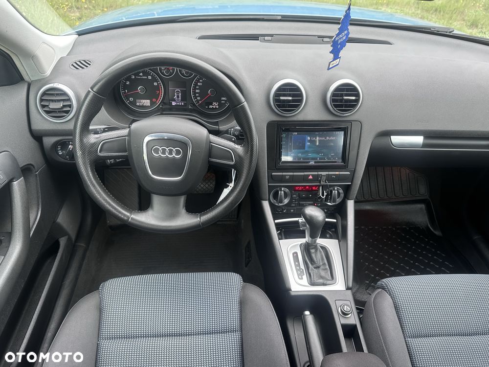 Audi A3 Sportback - 1