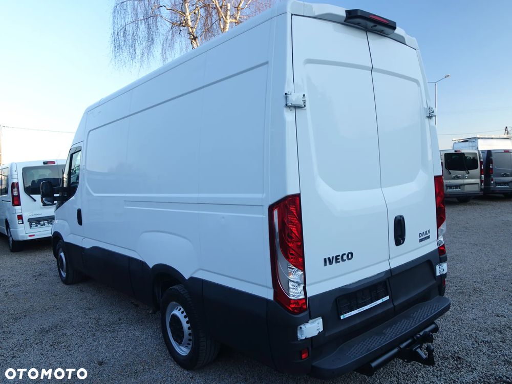 Iveco Daily 35S14 L3H2 automat HI-MATIC - 28