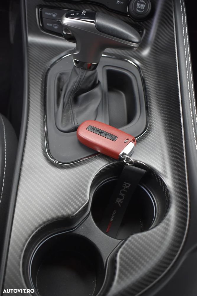 Dodge Challenger - 38