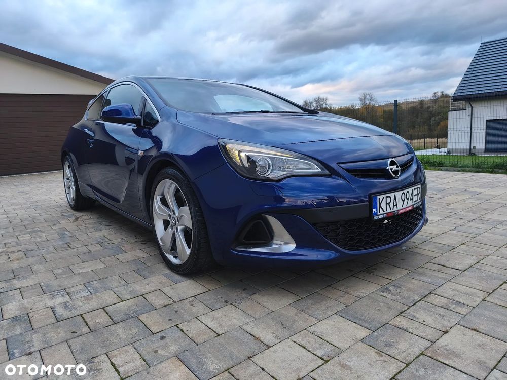 Opel Astra IV GTC OPC - 16