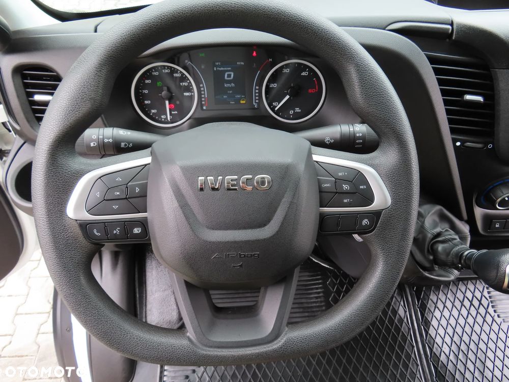 Iveco Daily 35S18 3.0 HPI 180 KM POWER Kontener+ WINDA BÄR 750 Kg 8.E.Palet 4270 mm Długi Boczne Drzwi Rozstaw Osi 4100 mm Ładowność 905 Kg GWARANCJA PRODUCENTA Stan Jak Nowy Gotowy Dostępny POLECAM - 38