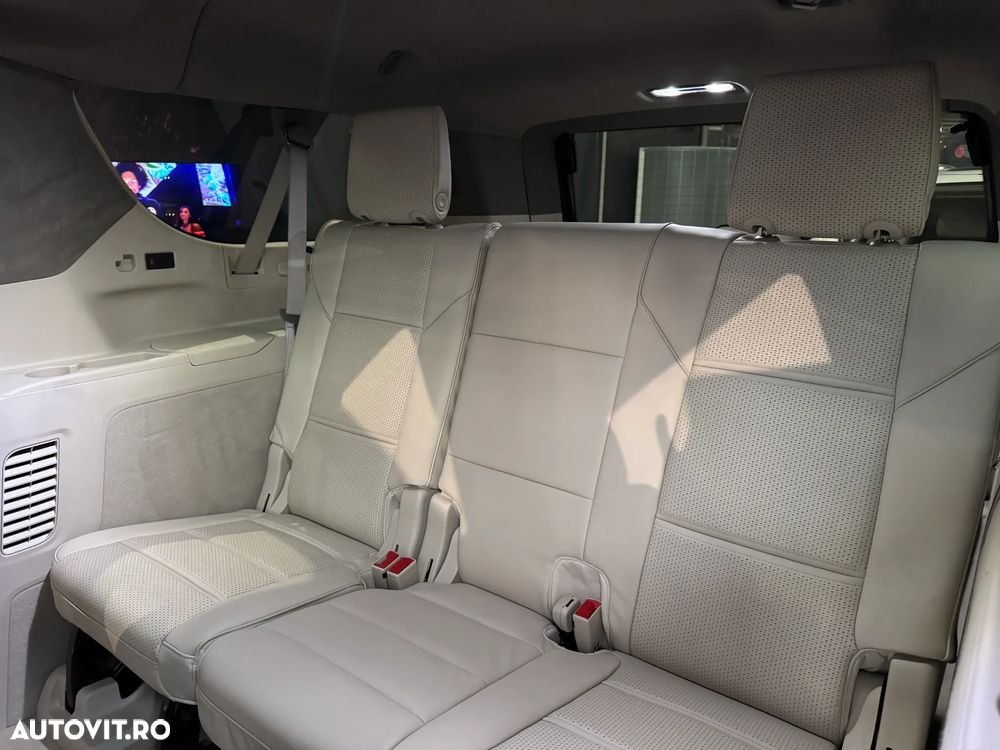 Cadillac Escalade - 40