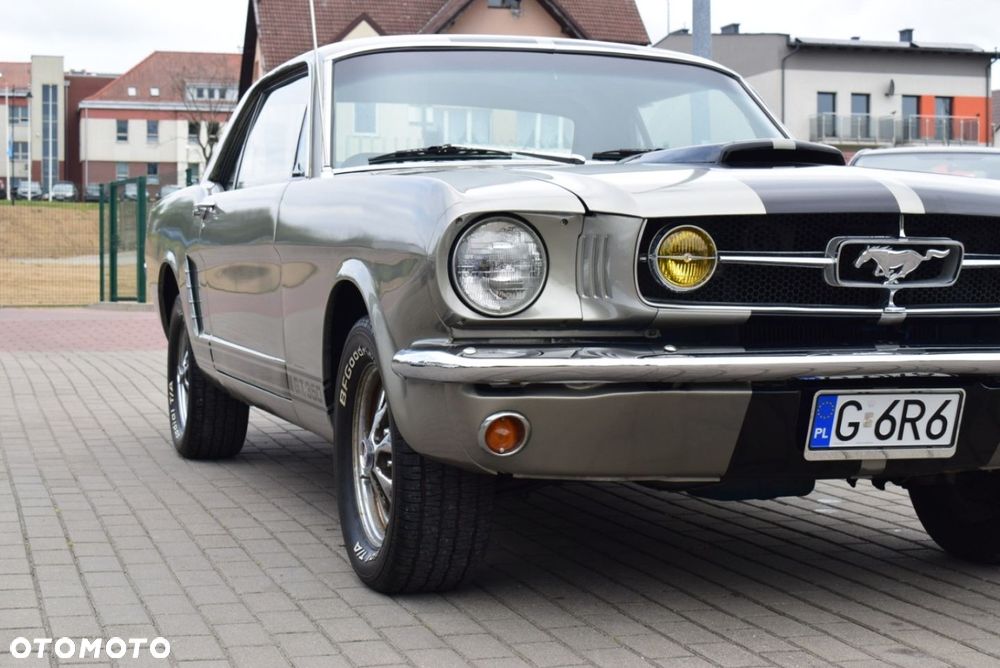 Ford Mustang - 38