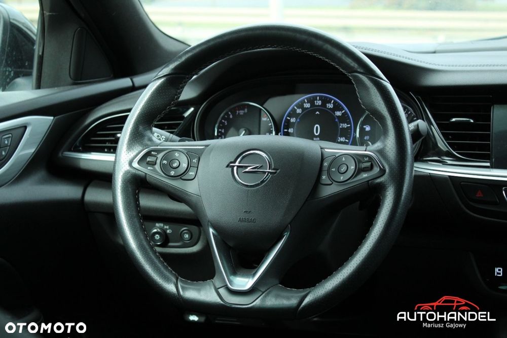 Opel Insignia - 10