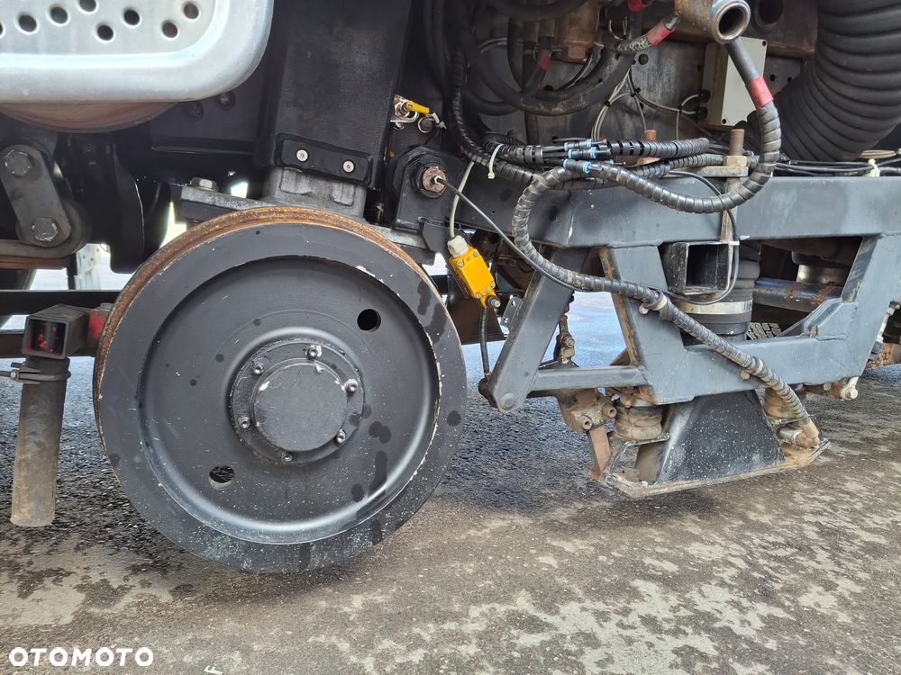 Mercedes-Benz Axor 1823 Zamiatarka HSW Explorer 6 Do Szyn Kolejowych Pojazd Szynowo Drogowy Czyszenie Szyn Torów Kolejowych - 11