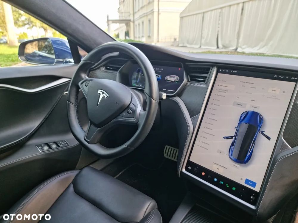 Tesla Model S - 21