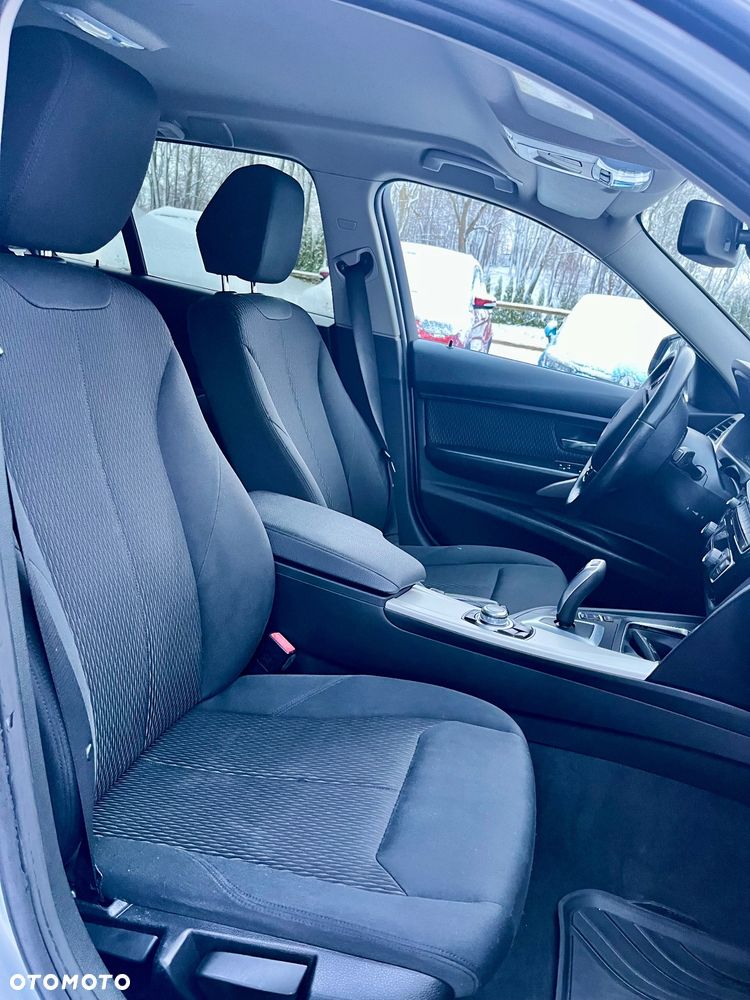 BMW Seria 3 318d - 14