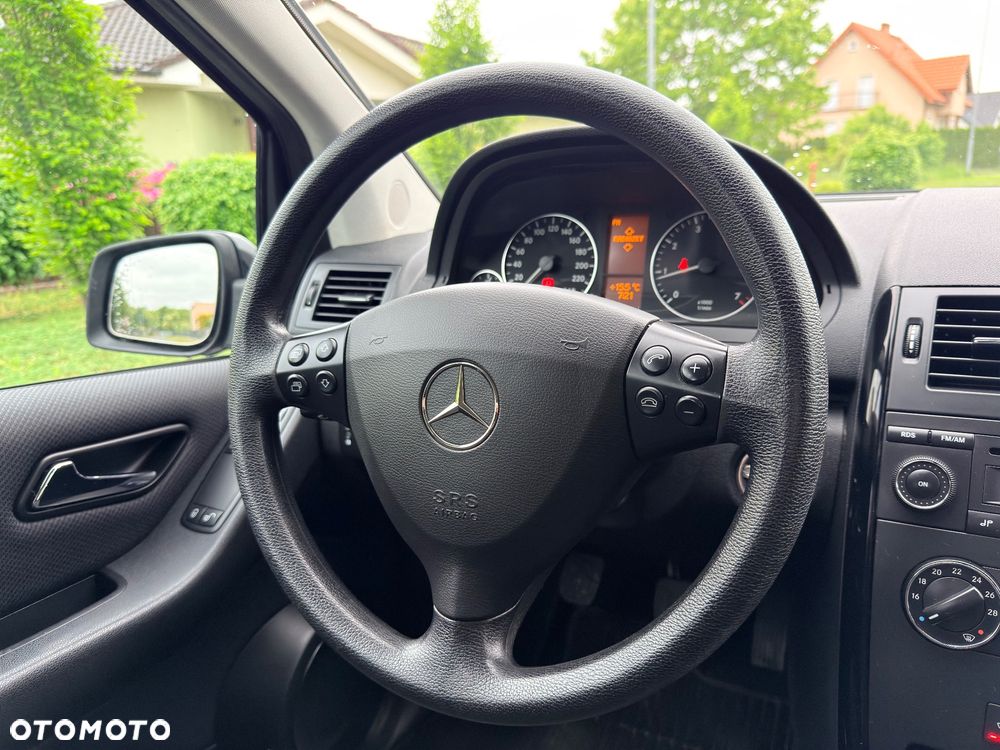 Mercedes-Benz Klasa A 160 BlueEFFICIENCY Avantgarde Special Edition - 28