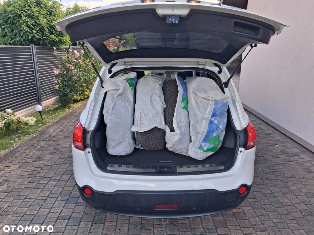 Nissan Qashqai+2 2.0 Acenta - 12