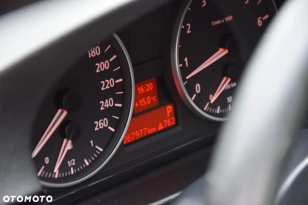 BMW Seria 3 325i - 33