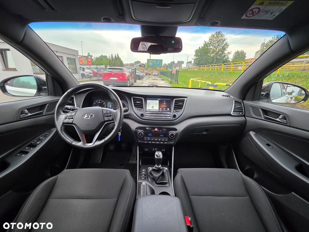 Hyundai Tucson 1.6 GDI BlueDrive GO 2WD - 11