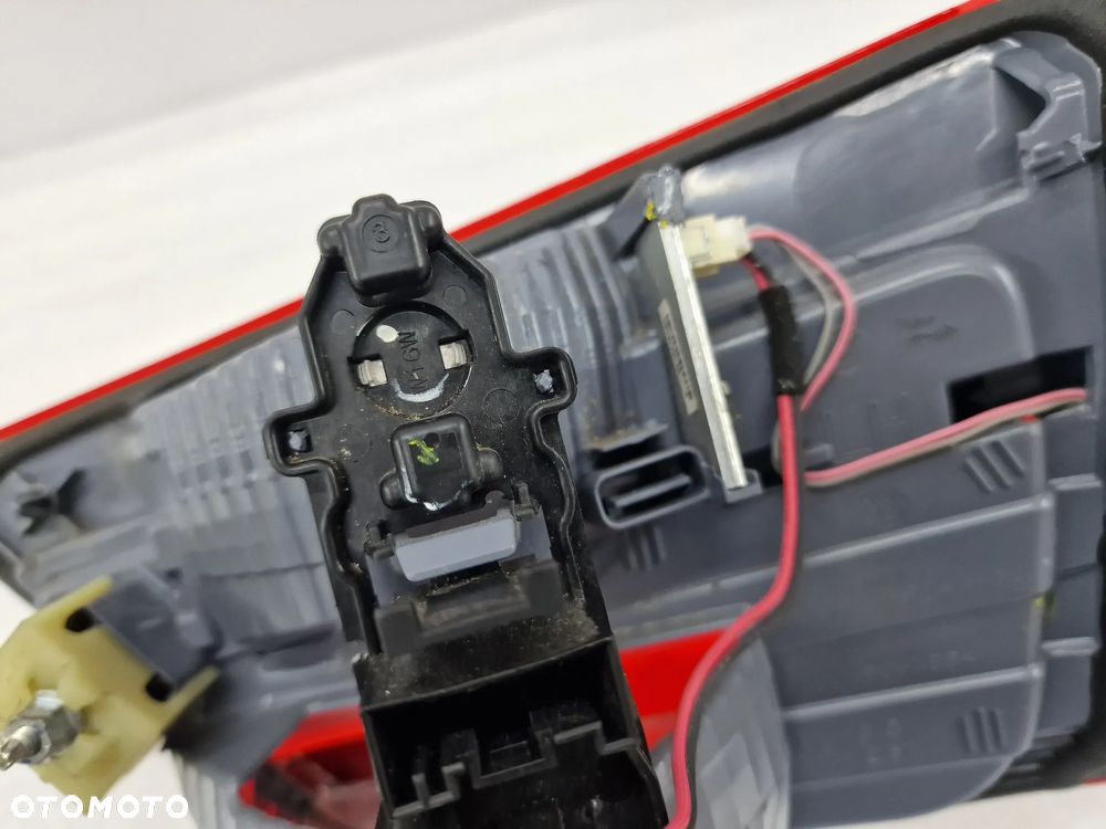 BMW F25 X3 10- LEWA LAMPA TYLNA TYLNIA TYŁ W KLAPĘ , NR 7217313-11 , NR AUKCJI LMT105 - 6