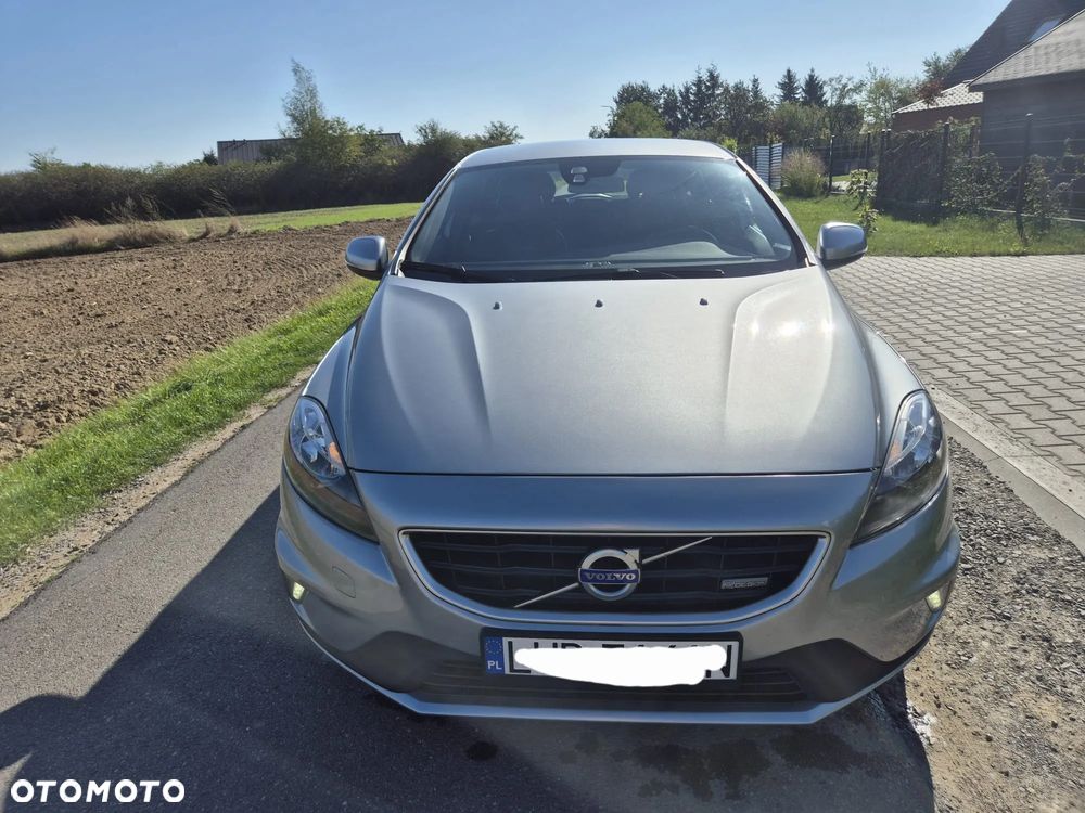 Volvo V40 D2 R-Design - 4