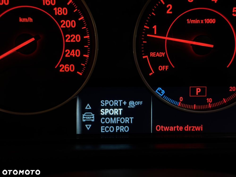 BMW Seria 3 330i xDrive Edition M Sport Shadow - 29