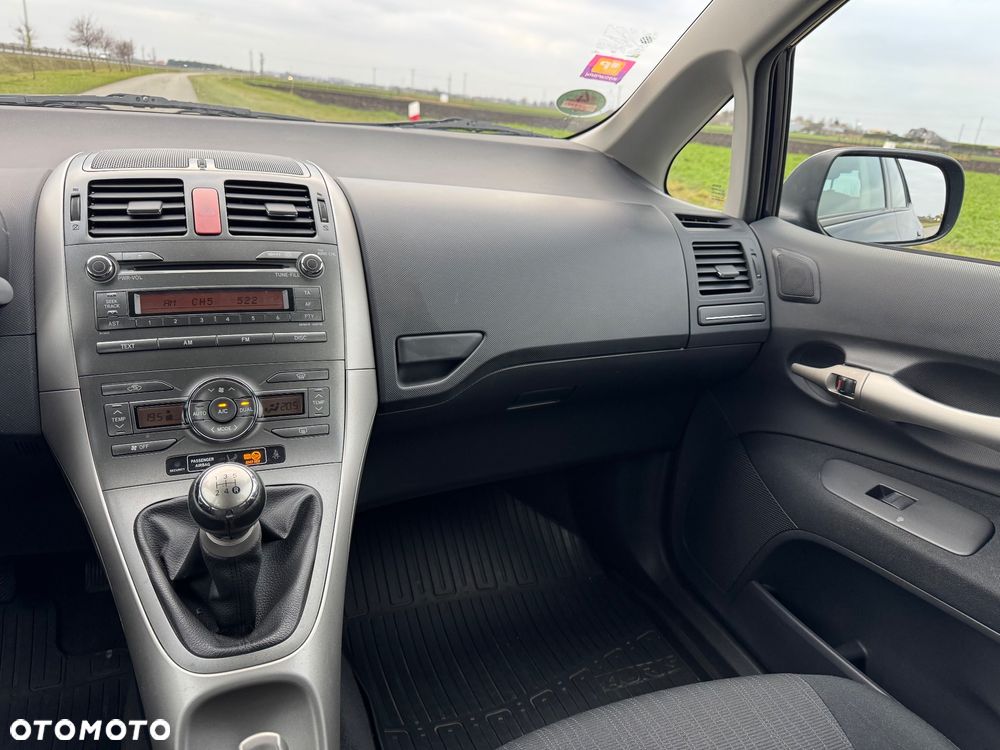 Toyota Auris 1.6 VVT-i Executive - 30