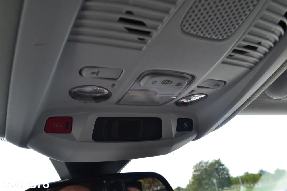 Peugeot 3008 1.2 PureTech GPF Allure S&S EAT8 - 28