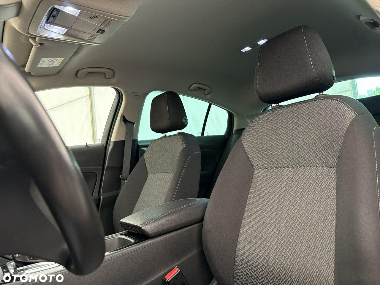 Opel Insignia 1.6 CDTI Enjoy S&S - 11