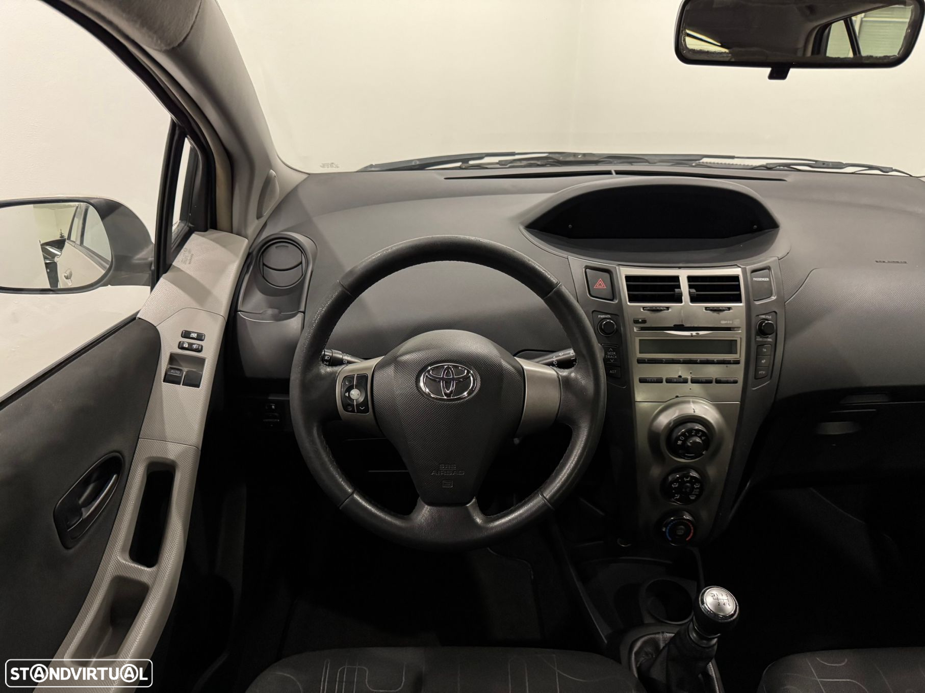 Toyota Yaris 1.33 VVT-i Comfort+AC - 8