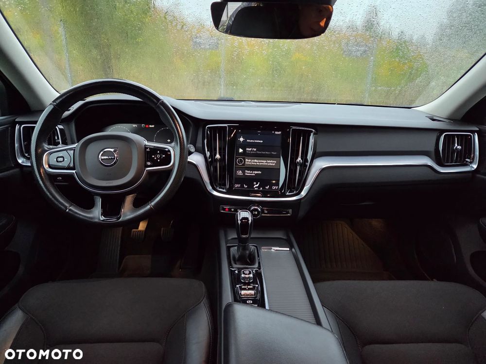 Volvo V60 D3 Momentum Pro - 9