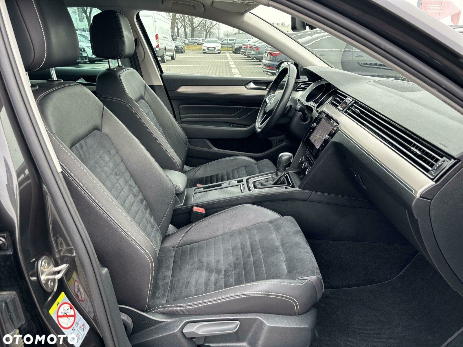 Volkswagen Passat 2.0 TDI Elegance DSG - 16
