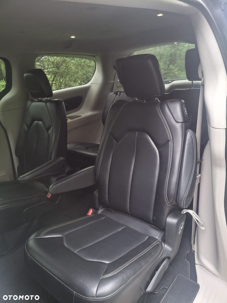 Chrysler Pacifica - 7