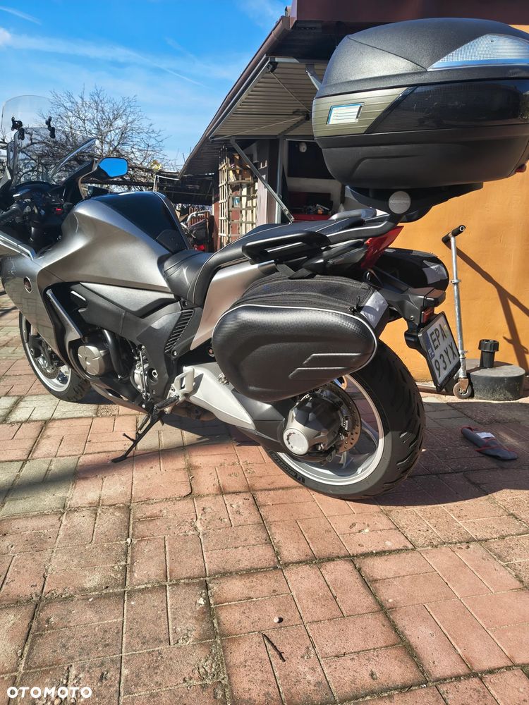 Honda VFR - 14