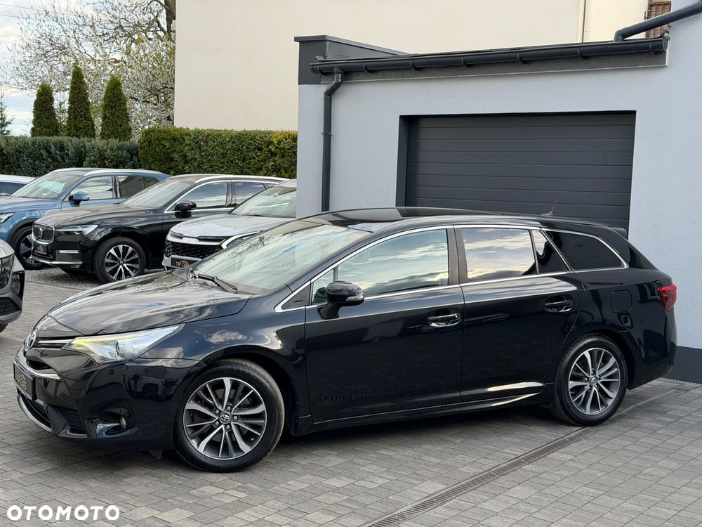 Toyota Avensis - 17