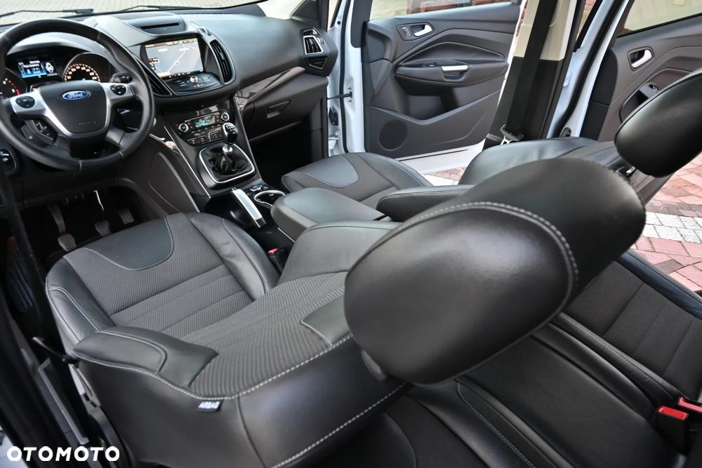 Ford Kuga 2.0 TDCi FWD Titanium - 24