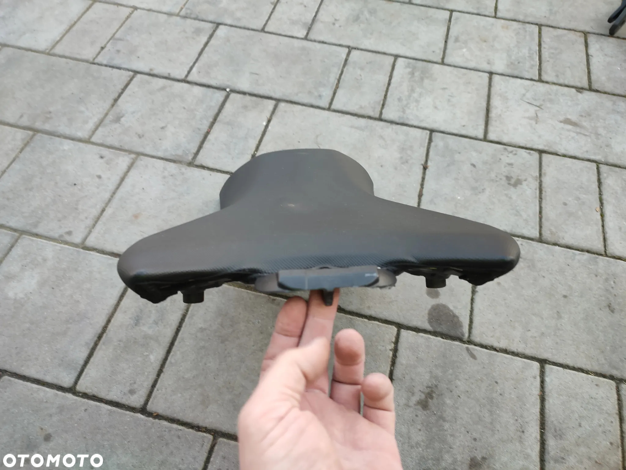 Siedzenie, fotel przód, kanapa kierowcy KTM 690 Duke - 16