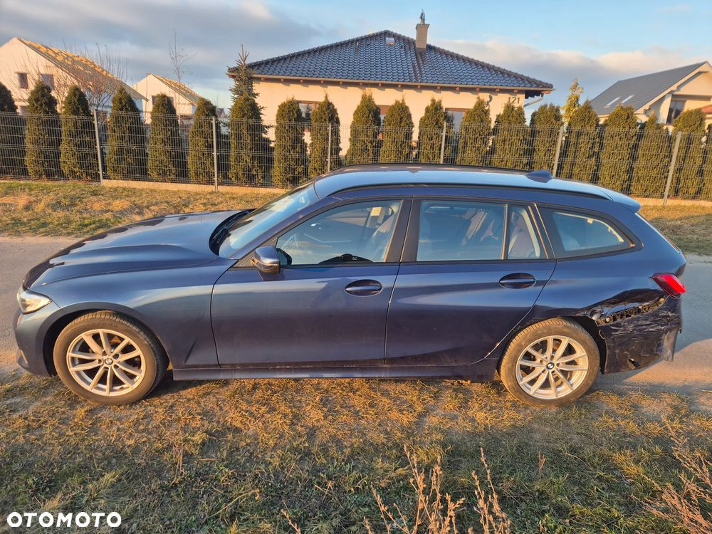 BMW Seria 3 318d Sport Line Shadow - 19
