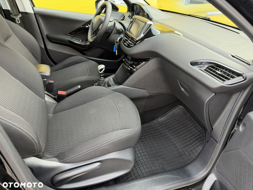 Peugeot 208 BlueHDi 100 Active - 33
