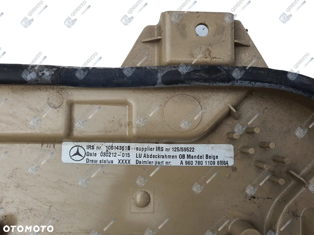 RAMKA OSŁONA OBUDOWA SZYBERDACH Mercedes ACTROS - 3