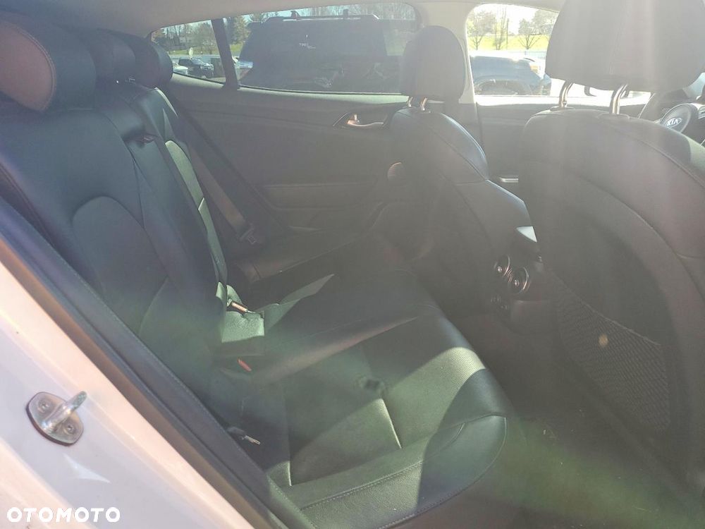 Kia Stinger 2.0 T-GDI GT Line - 11