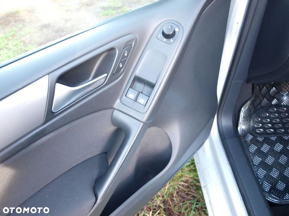 Volkswagen Golf - 10