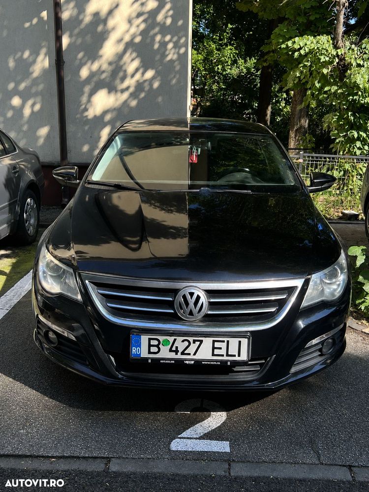 Volkswagen Passat - 1
