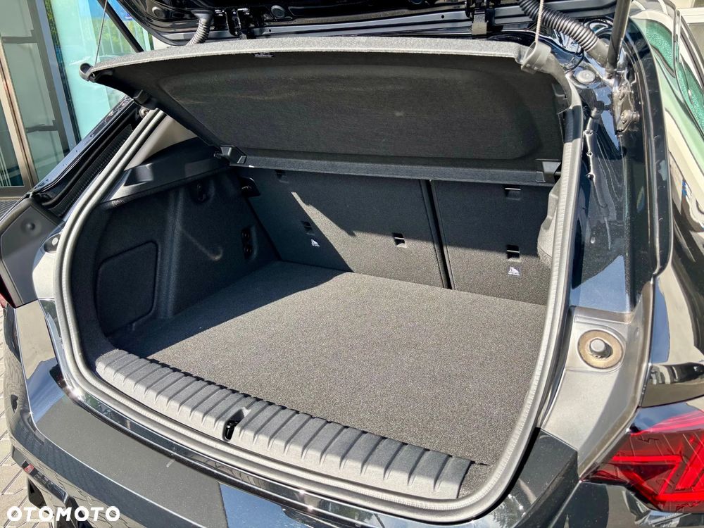BMW Seria 1 120 mHEV - 8