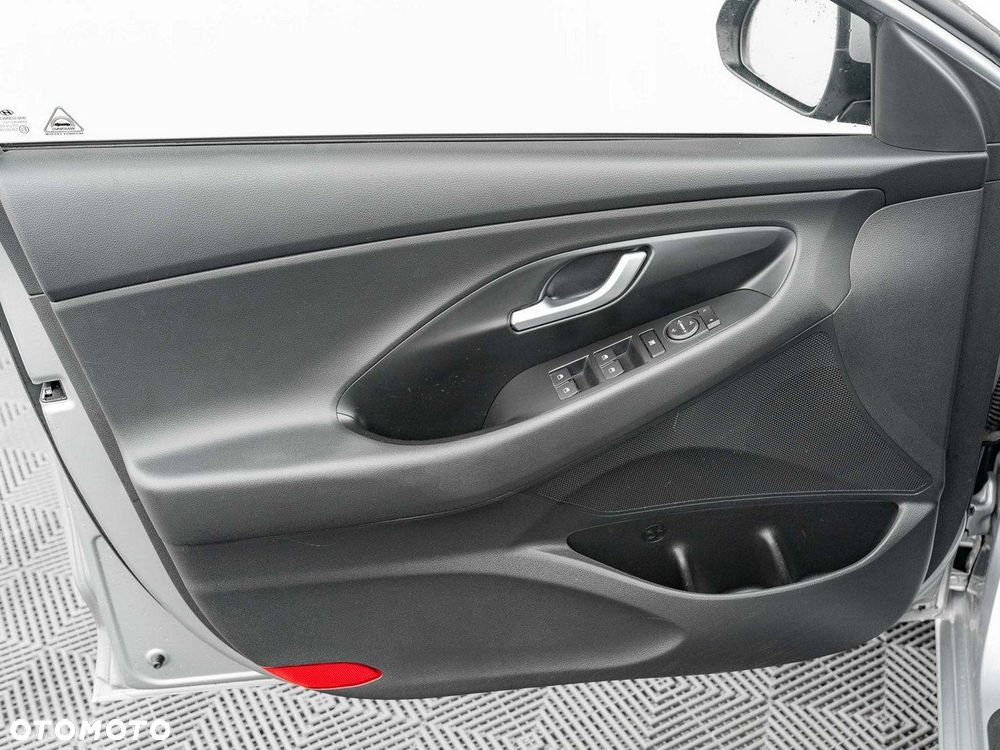 Hyundai i30 1.5 DPI Classic + - 11