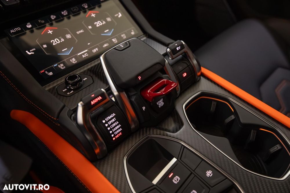 Lamborghini URUS - 33