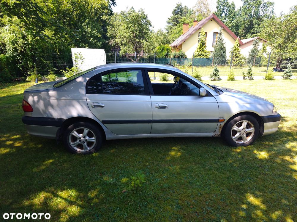 Toyota Avensis 2.0 VVT-i Sol - 3