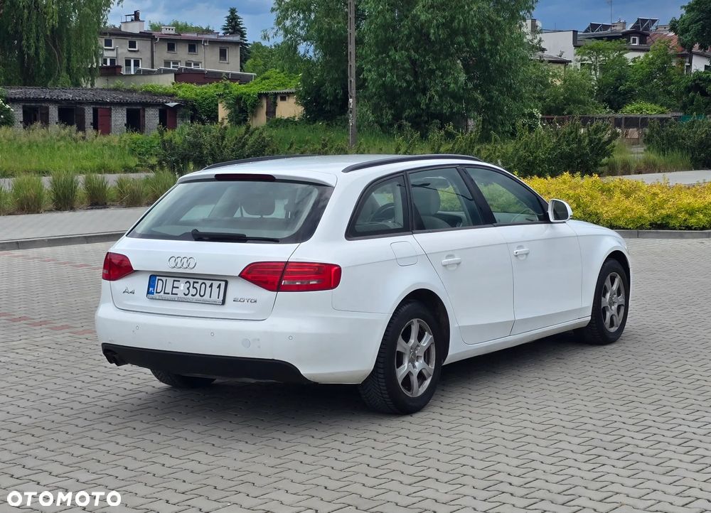 Audi A4 Avant - 4