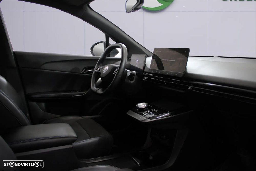 MG MG4 64 kWh Luxury - 9