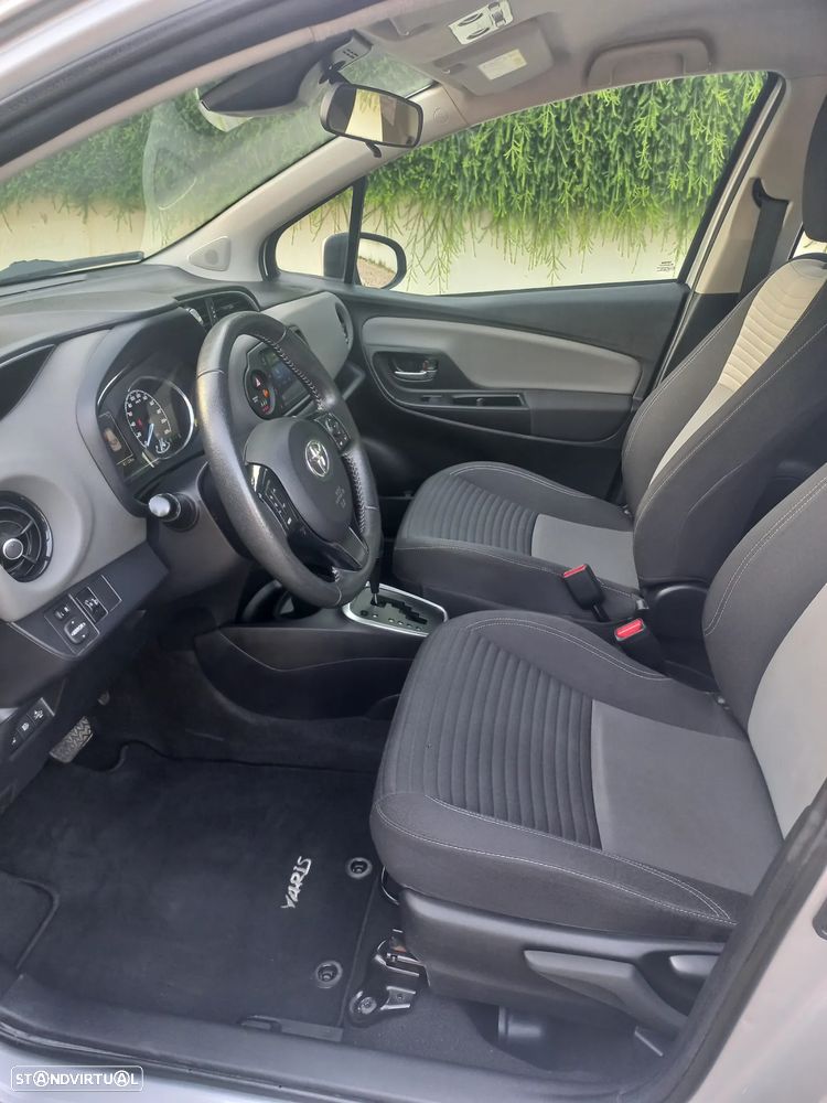 Toyota Yaris 1.5 HSD Exclusive - 10