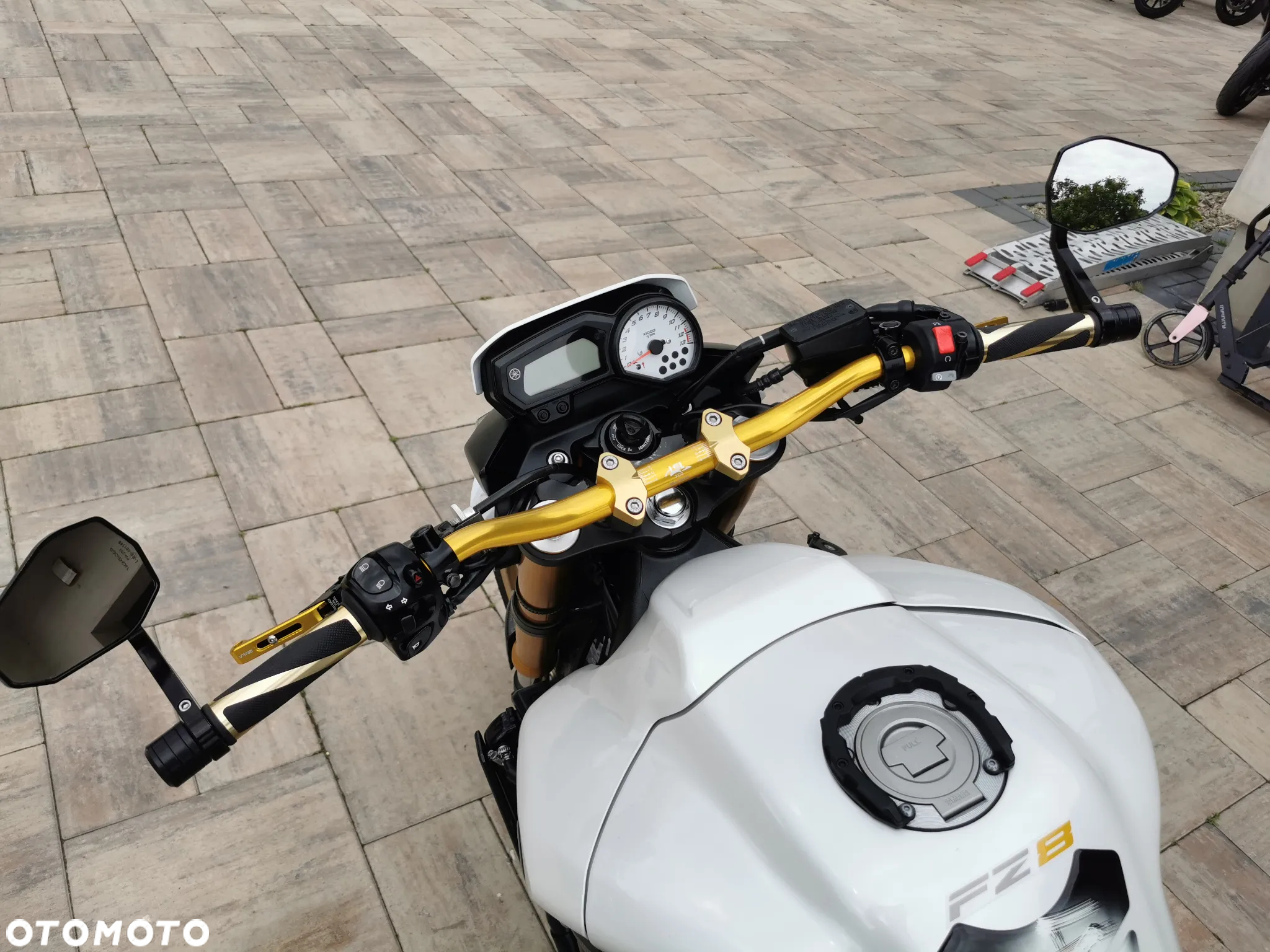 Yamaha FZ8 - 14