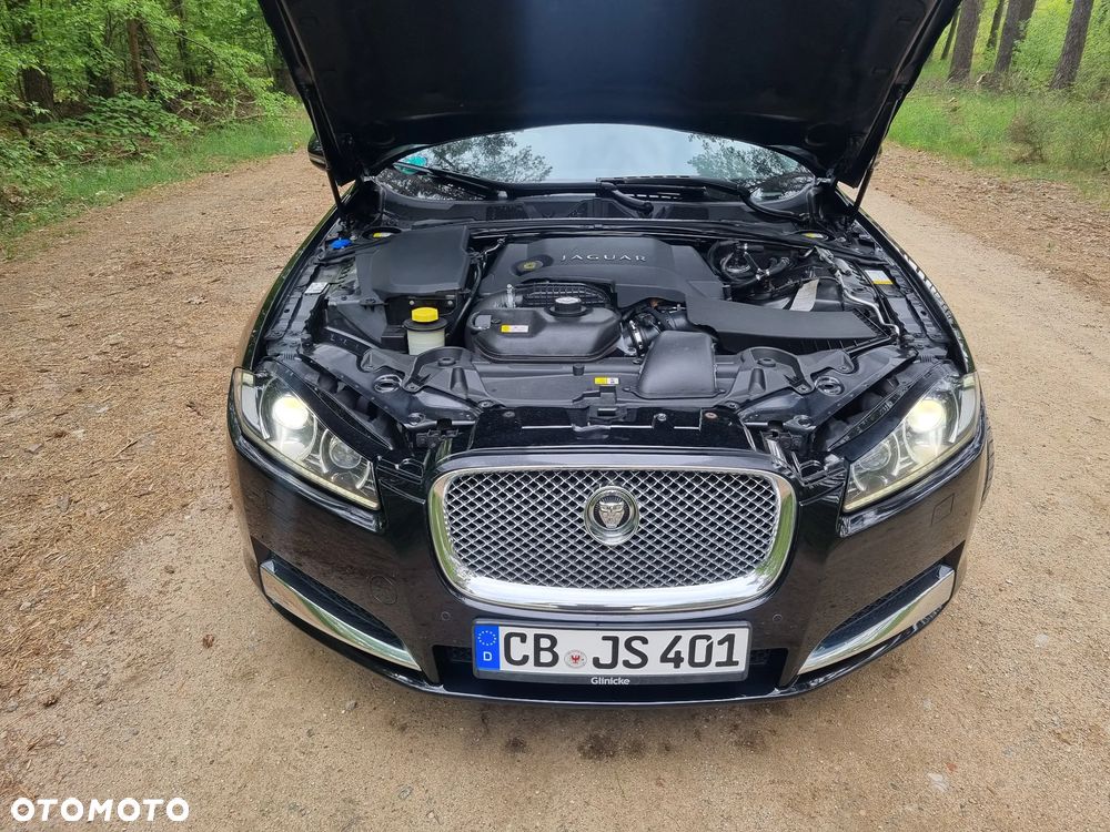 Jaguar XF 3.0 V6 D Premium Luxury - 32